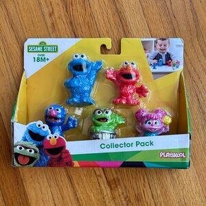 BRAND NEW Sesame Street Collector Pack